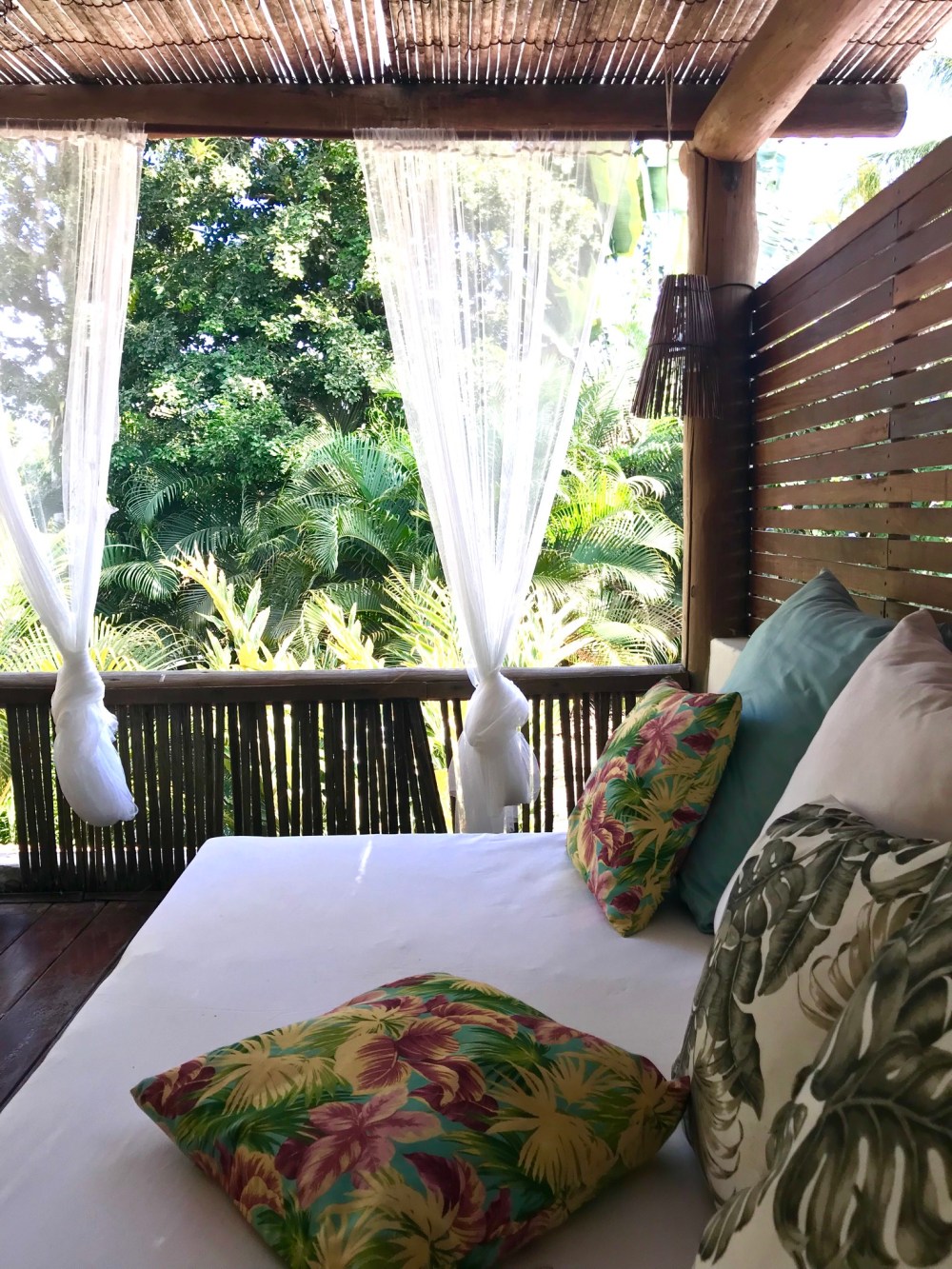 FB569D79-4717-4427-A193-77BB6916986E